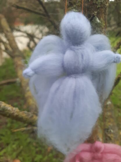 Ange suspension bleu
