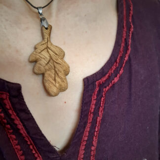 pendentif feuille de chene